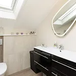 بيت للعطل Bright With Hot Tub - By Traum Bøtø By